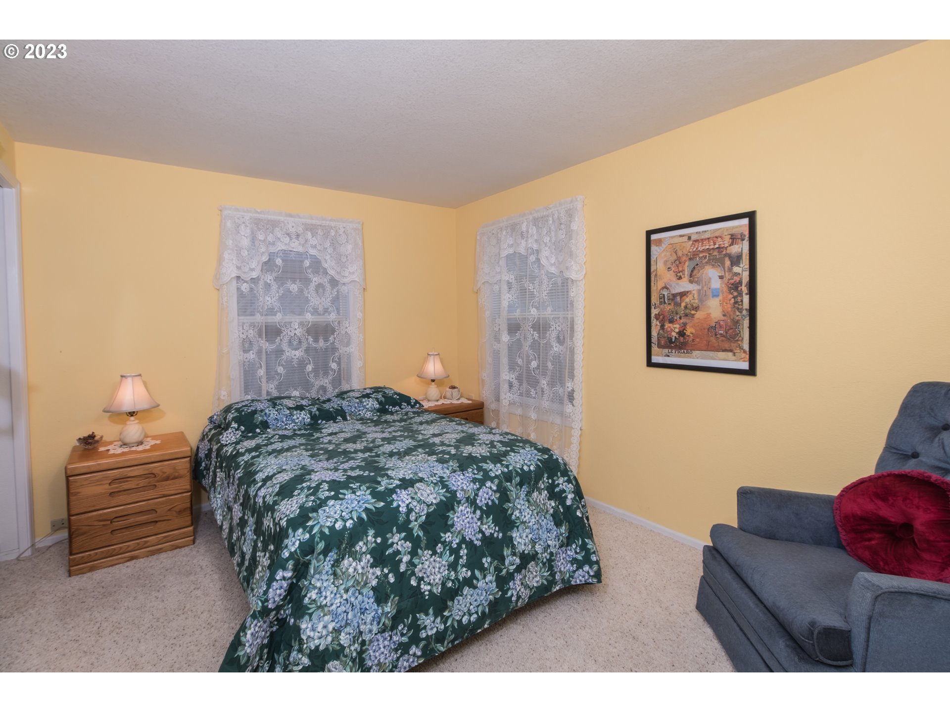 930 8th Street Florence, OR 97439 - Photo 17 of 23 Bedroom