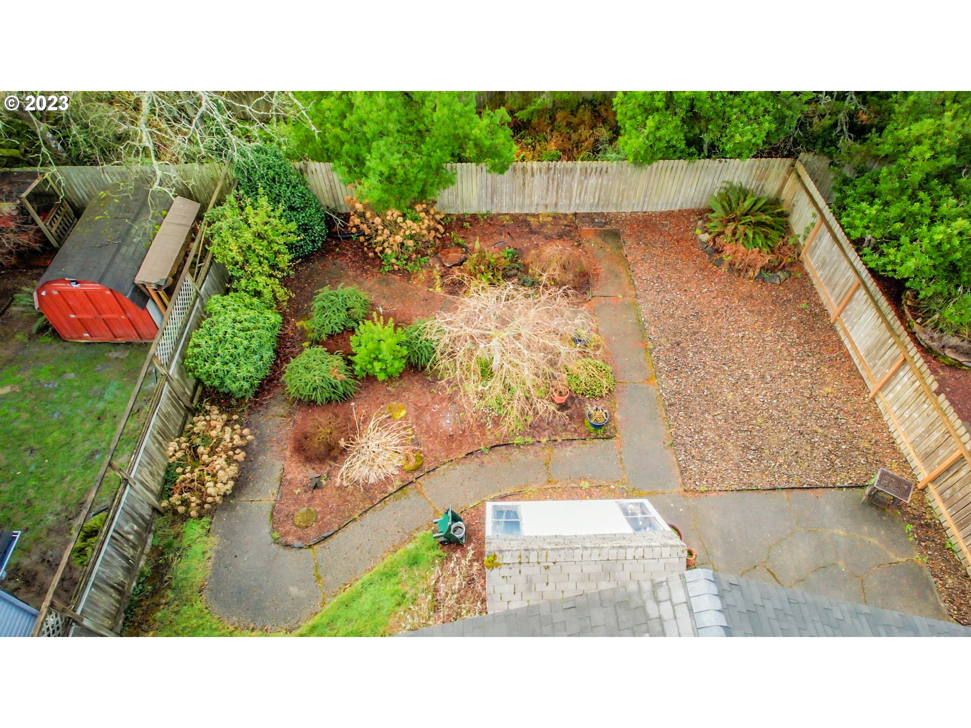 930 8th Street Florence, OR 97439 - Photo 21 of 23 Backyard