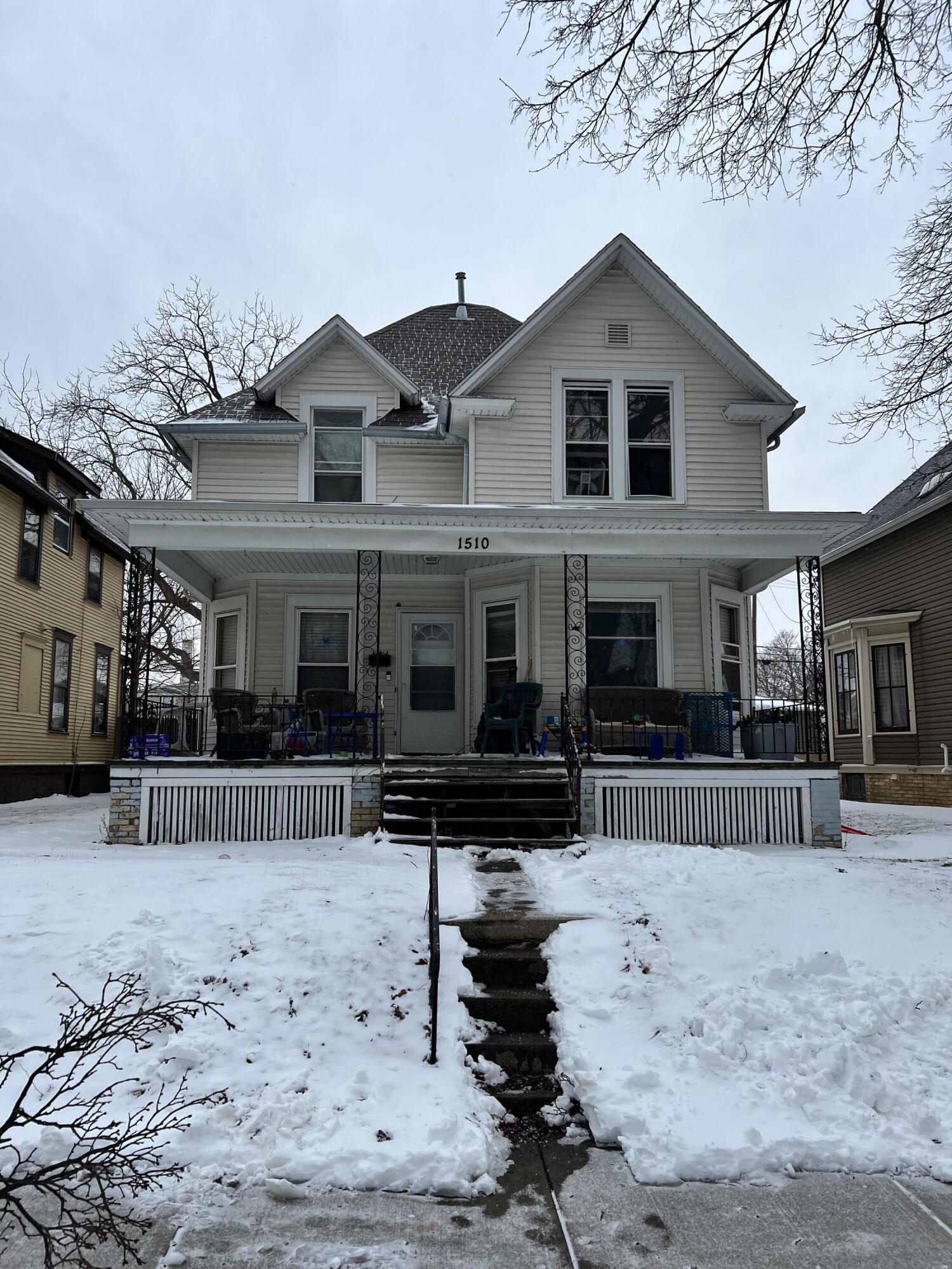 1510 Carlisle Avenue Racine, WI 53404 - Photo 1 of 11 1510 Carlisle Ave