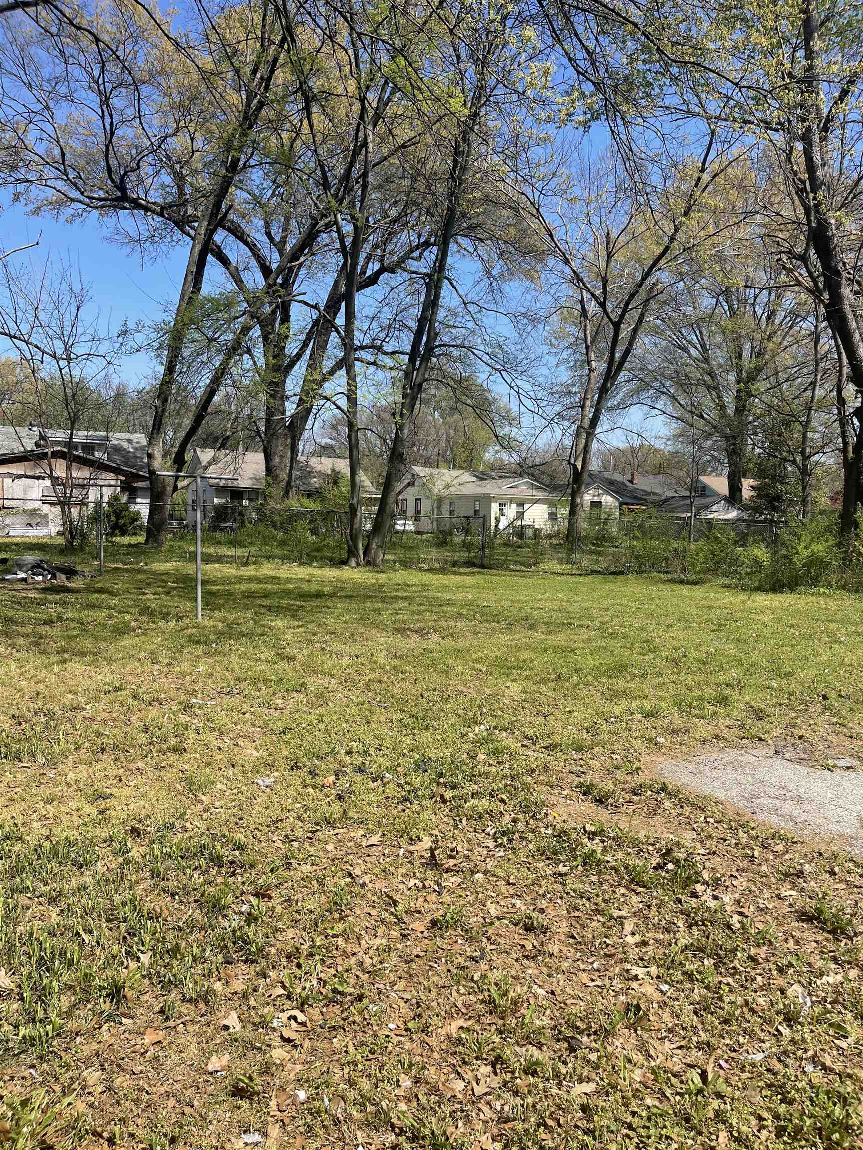 3312 Powell Avenue Memphis, TN 38122 - Photo 14 of 15 a yard with a trees