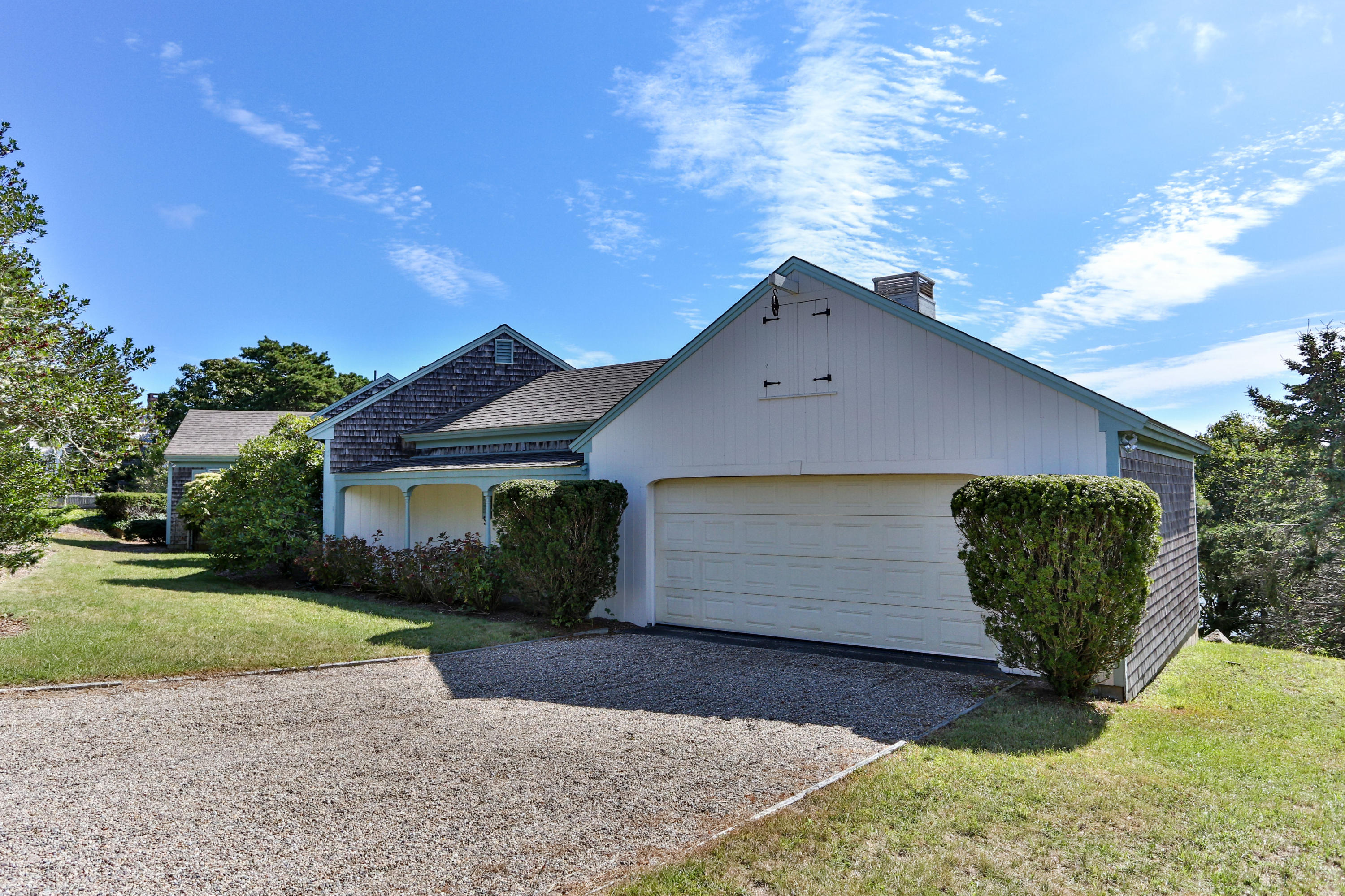 20 Jericho Lane Chatham, MA 02633 - Photo 5 of 52 20JerLR-3