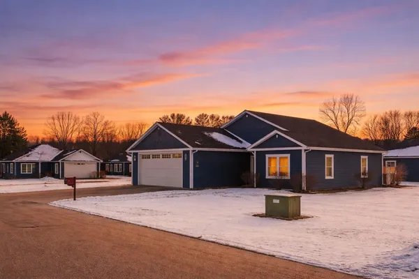 $320,000 | 20153 Hammer Avenue, Galesville, WI 54630