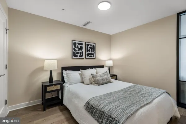 $425,000 | 37 L Street Southeast, Unit 803, Washington, DC 20003