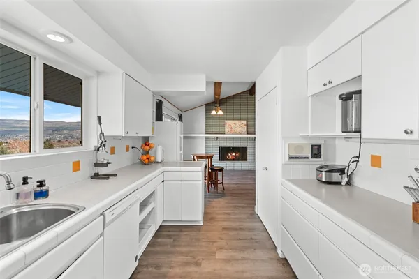 $669,000 | 1117 Appleland Drive, Wenatchee, WA 98801