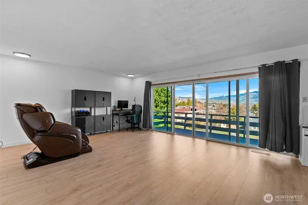 $669,000 | 1117 Appleland Drive, Wenatchee, WA 98801