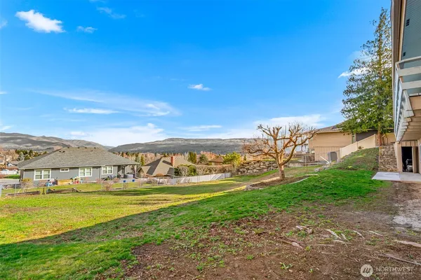 $669,000 | 1117 Appleland Drive, Wenatchee, WA 98801