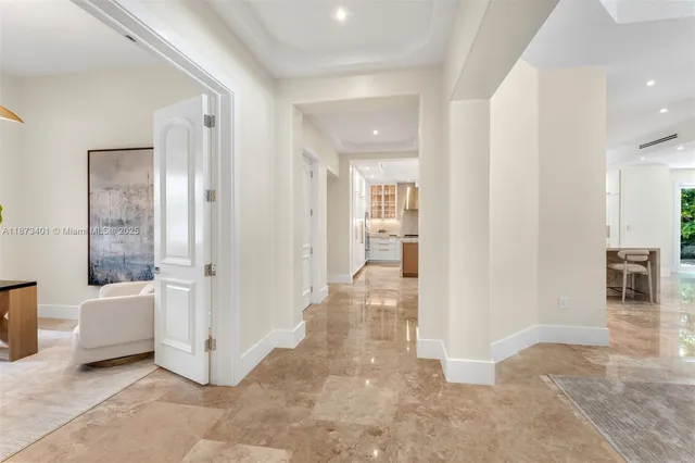 $9,695,000 | 6080 Southwest 104th Street, Pinecrest, FL 33156