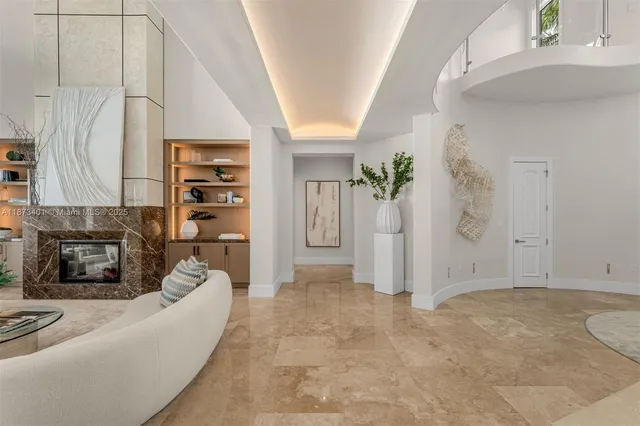 $9,695,000 | 6080 Southwest 104th Street, Pinecrest, FL 33156