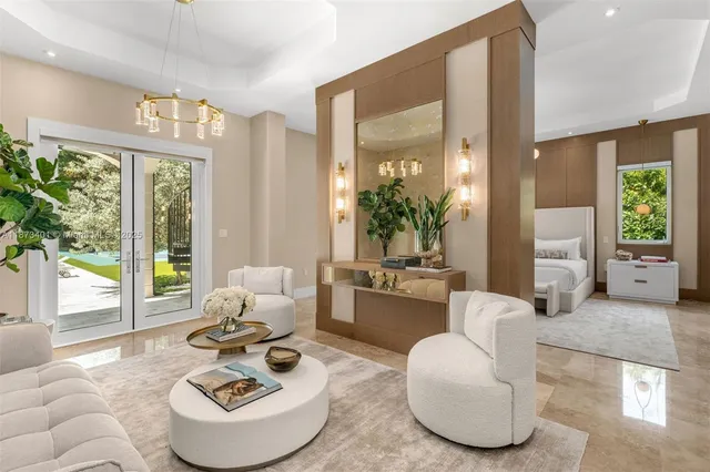 $9,695,000 | 6080 Southwest 104th Street, Pinecrest, FL 33156