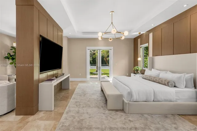 $9,695,000 | 6080 Southwest 104th Street, Pinecrest, FL 33156