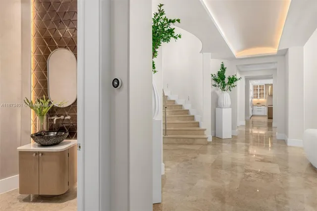 $9,695,000 | 6080 Southwest 104th Street, Pinecrest, FL 33156