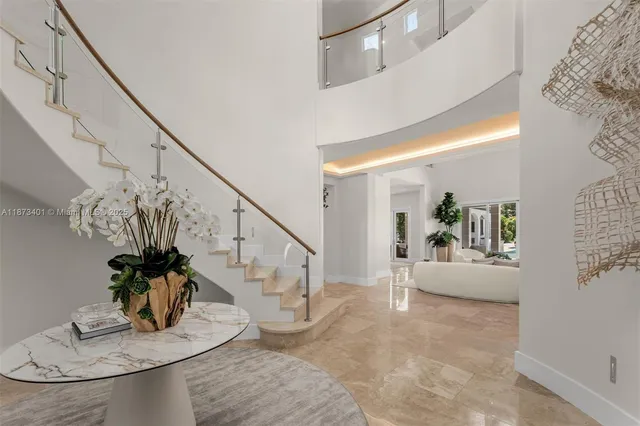 $9,695,000 | 6080 Southwest 104th Street, Pinecrest, FL 33156