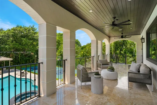 $9,695,000 | 6080 Southwest 104th Street, Pinecrest, FL 33156
