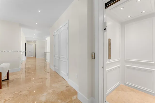 $9,695,000 | 6080 Southwest 104th Street, Pinecrest, FL 33156