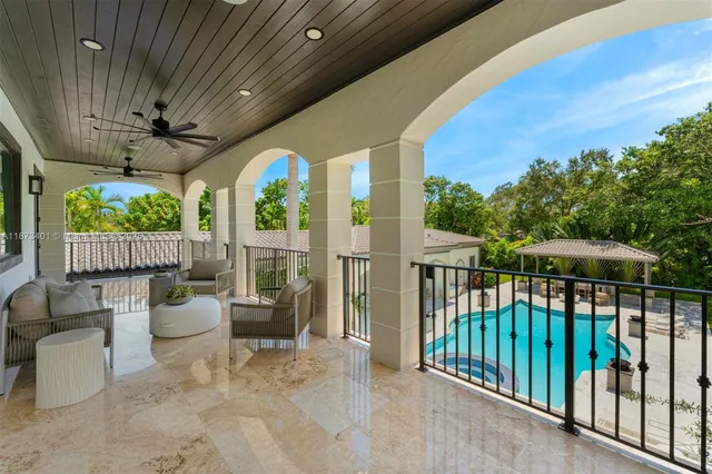 $9,695,000 | 6080 Southwest 104th Street, Pinecrest, FL 33156