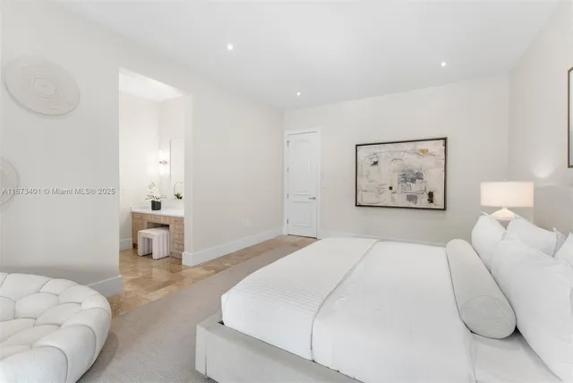 $9,695,000 | 6080 Southwest 104th Street, Pinecrest, FL 33156