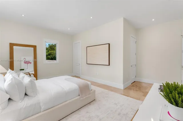 $9,695,000 | 6080 Southwest 104th Street, Pinecrest, FL 33156