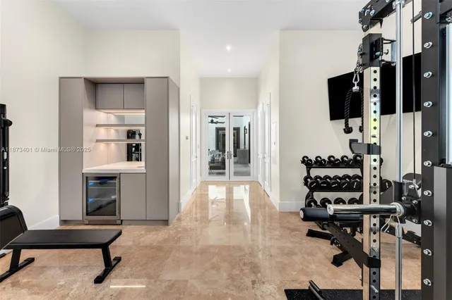 $9,695,000 | 6080 Southwest 104th Street, Pinecrest, FL 33156