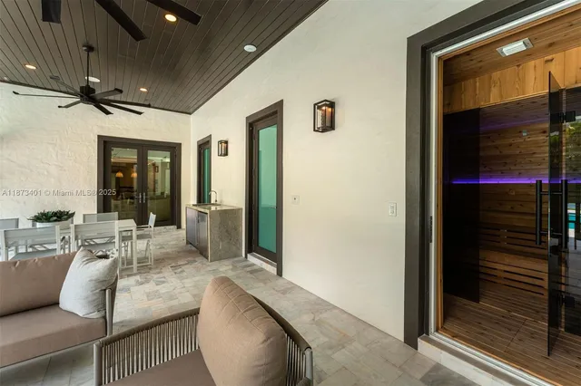 $9,695,000 | 6080 Southwest 104th Street, Pinecrest, FL 33156