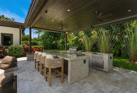 $9,695,000 | 6080 Southwest 104th Street, Pinecrest, FL 33156