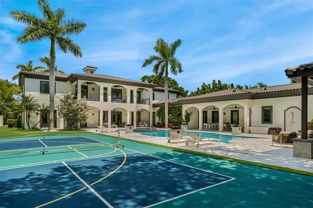 $9,695,000 | 6080 Southwest 104th Street, Pinecrest, FL 33156