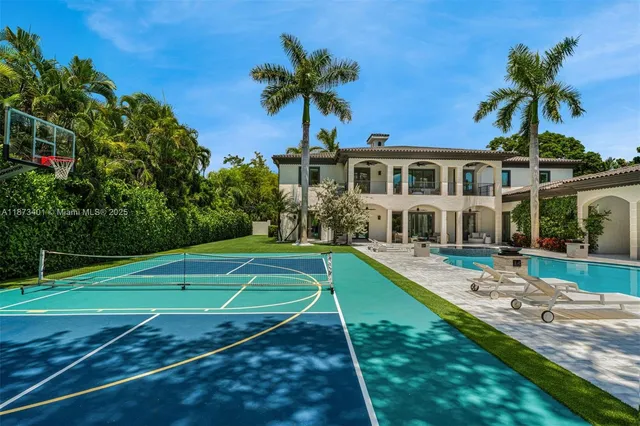 $9,695,000 | 6080 Southwest 104th Street, Pinecrest, FL 33156