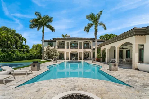 $9,695,000 | 6080 Southwest 104th Street, Pinecrest, FL 33156