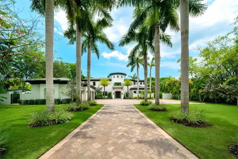 $9,695,000 | 6080 Southwest 104th Street, Pinecrest, FL 33156