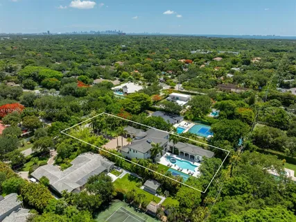 $9,695,000 | 6080 Southwest 104th Street, Pinecrest, FL 33156