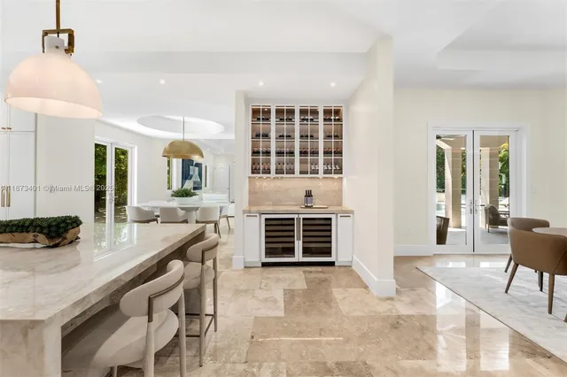 $9,695,000 | 6080 Southwest 104th Street, Pinecrest, FL 33156