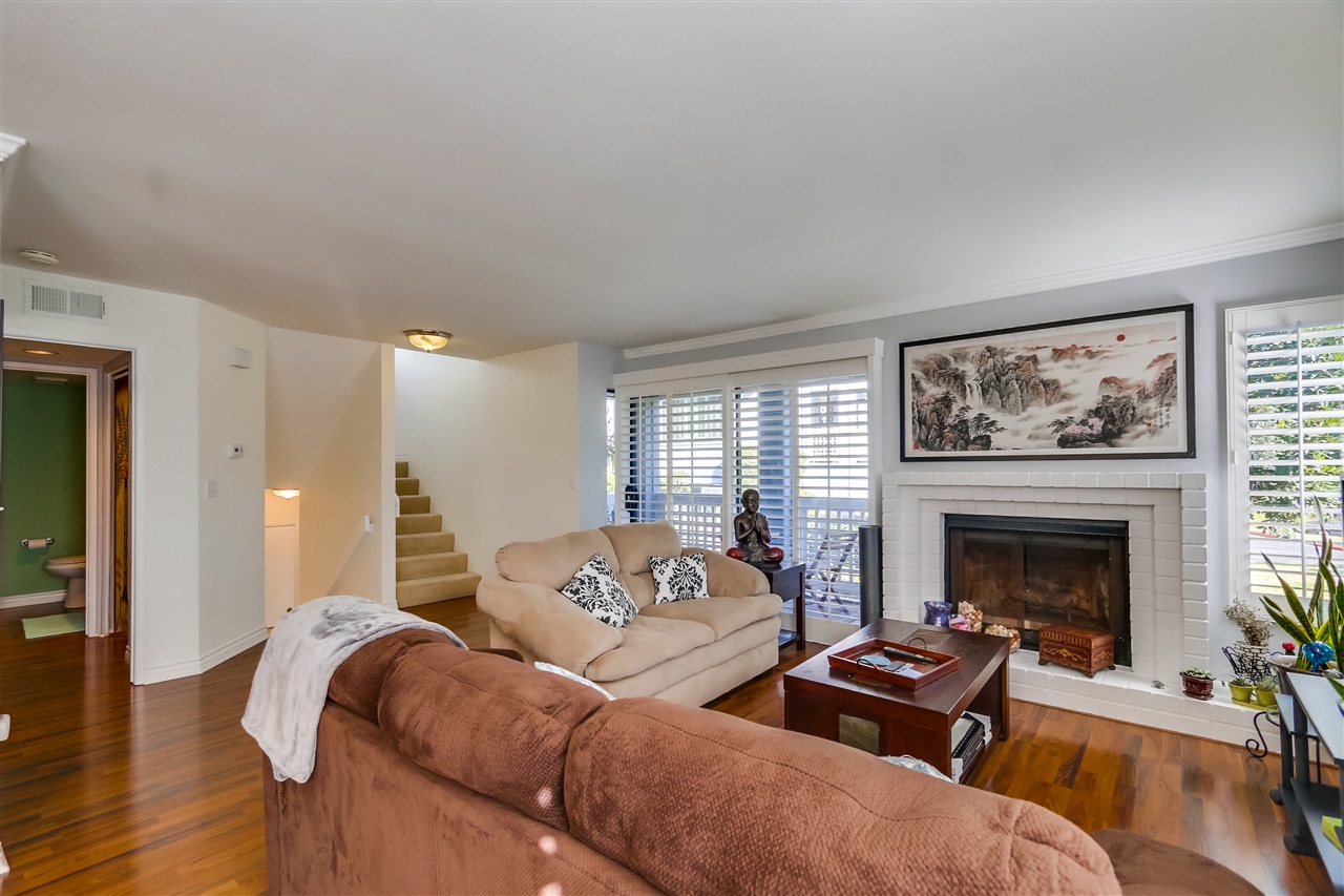 928 Intrepid Court Del Mar, CA 92014 - Photo 3 of 25
