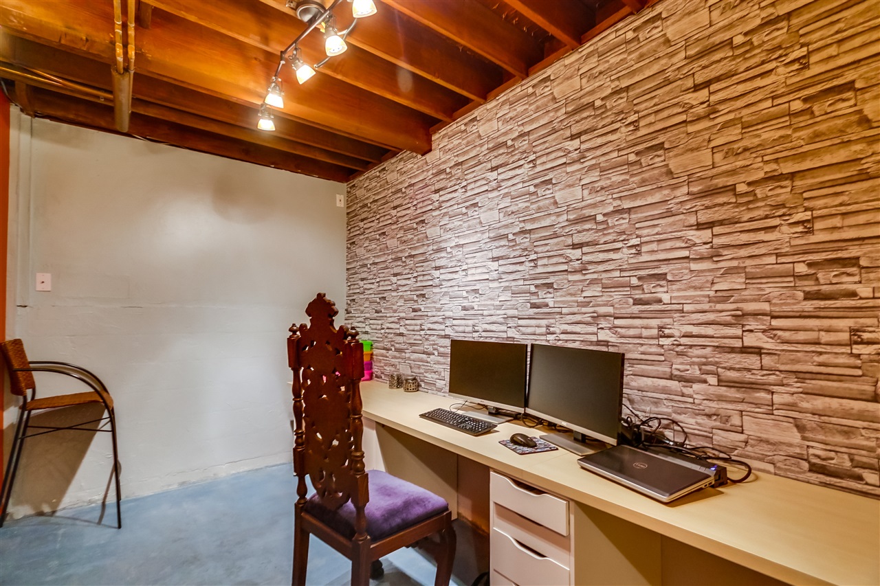 928 Intrepid Court Del Mar, CA 92014 - Photo 21 of 25 Office off of garage