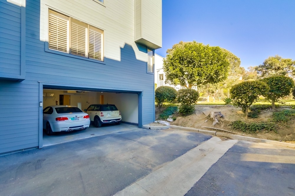 928 Intrepid Court Del Mar, CA 92014 - Photo 24 of 25 Large two car garage