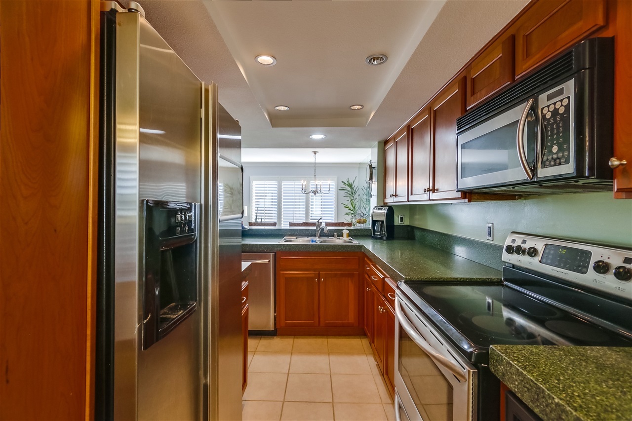 928 Intrepid Court Del Mar, CA 92014 - Photo 6 of 25 Complete with Stainless-Steel Appliances