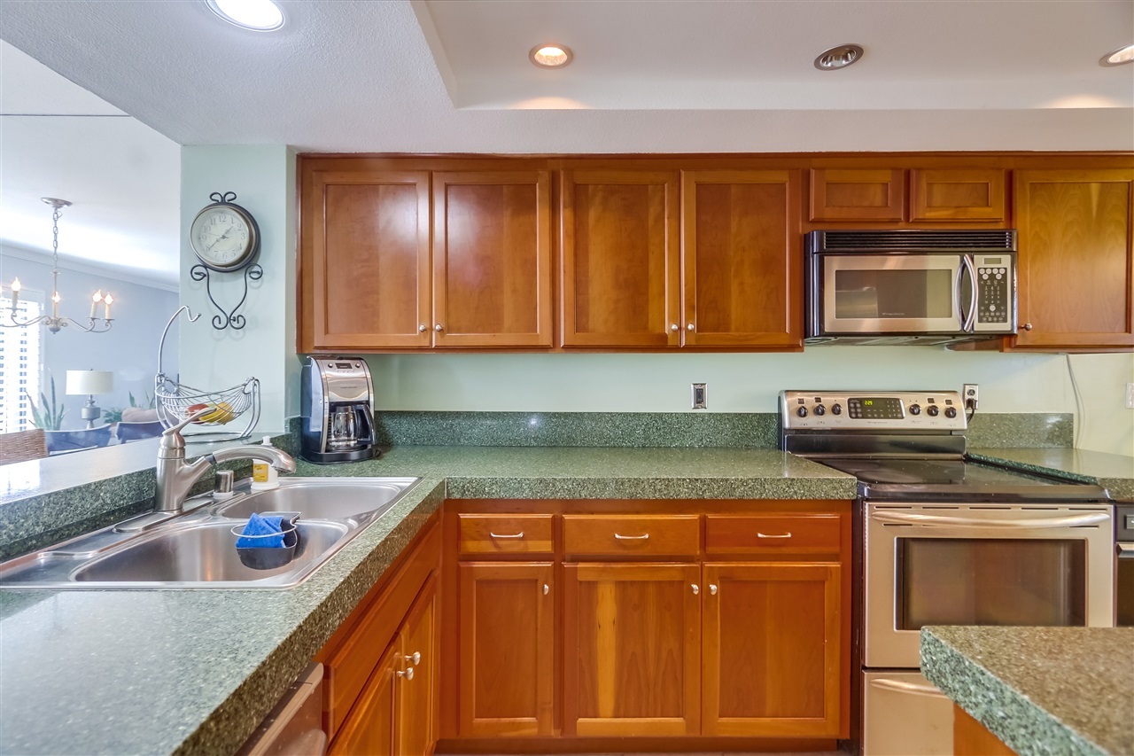 928 Intrepid Court Del Mar, CA 92014 - Photo 7 of 25 Complete with Stainless-Steel Appliances