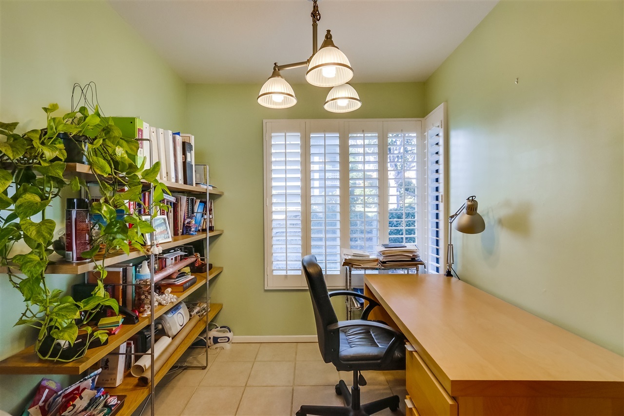 928 Intrepid Court Del Mar, CA 92014 - Photo 9 of 25 Office/ breakfast area