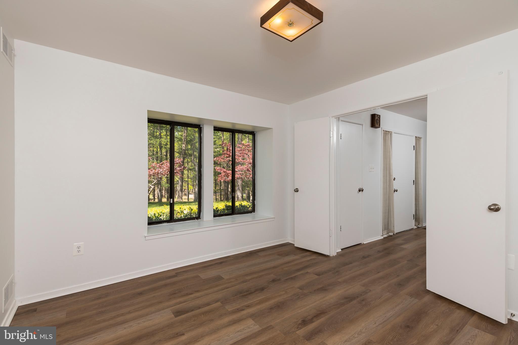 4541 Dustin Road Burtonsville, MD 20866 - Photo 7 of 34 Main level office / bedroom