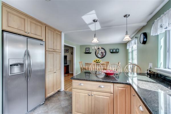 24 Honeysuckle Road Gloucester, MA 01930 - Photo 4 of 28 Gallery Image 4