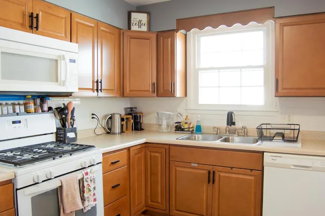 $148,000 | 30 Ridge Ln Drive, Decatur, IL 62521