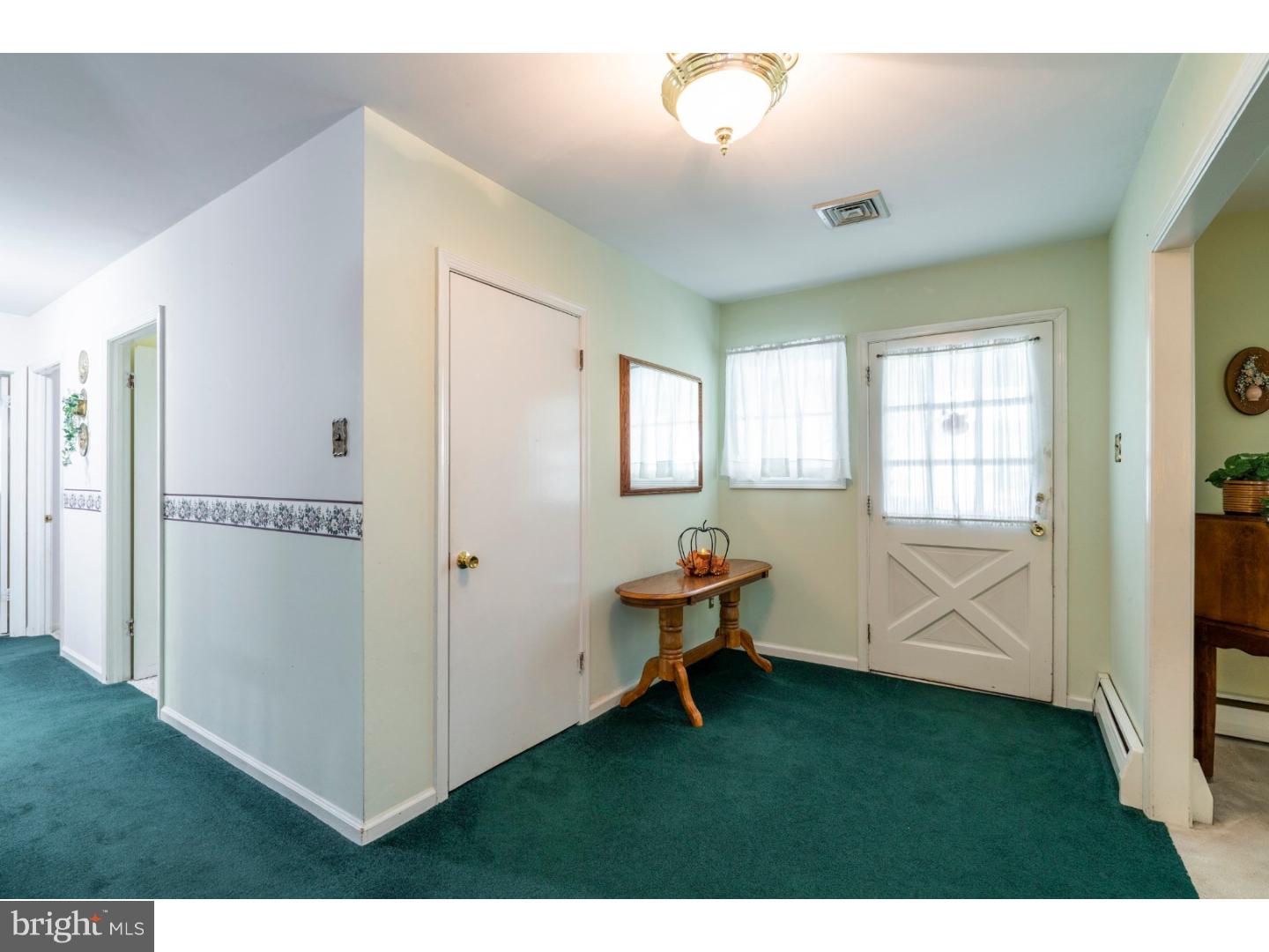 214 Foxcroft Road Broomall, PA 19008 - Photo 3 of 17 Gallery Image 3