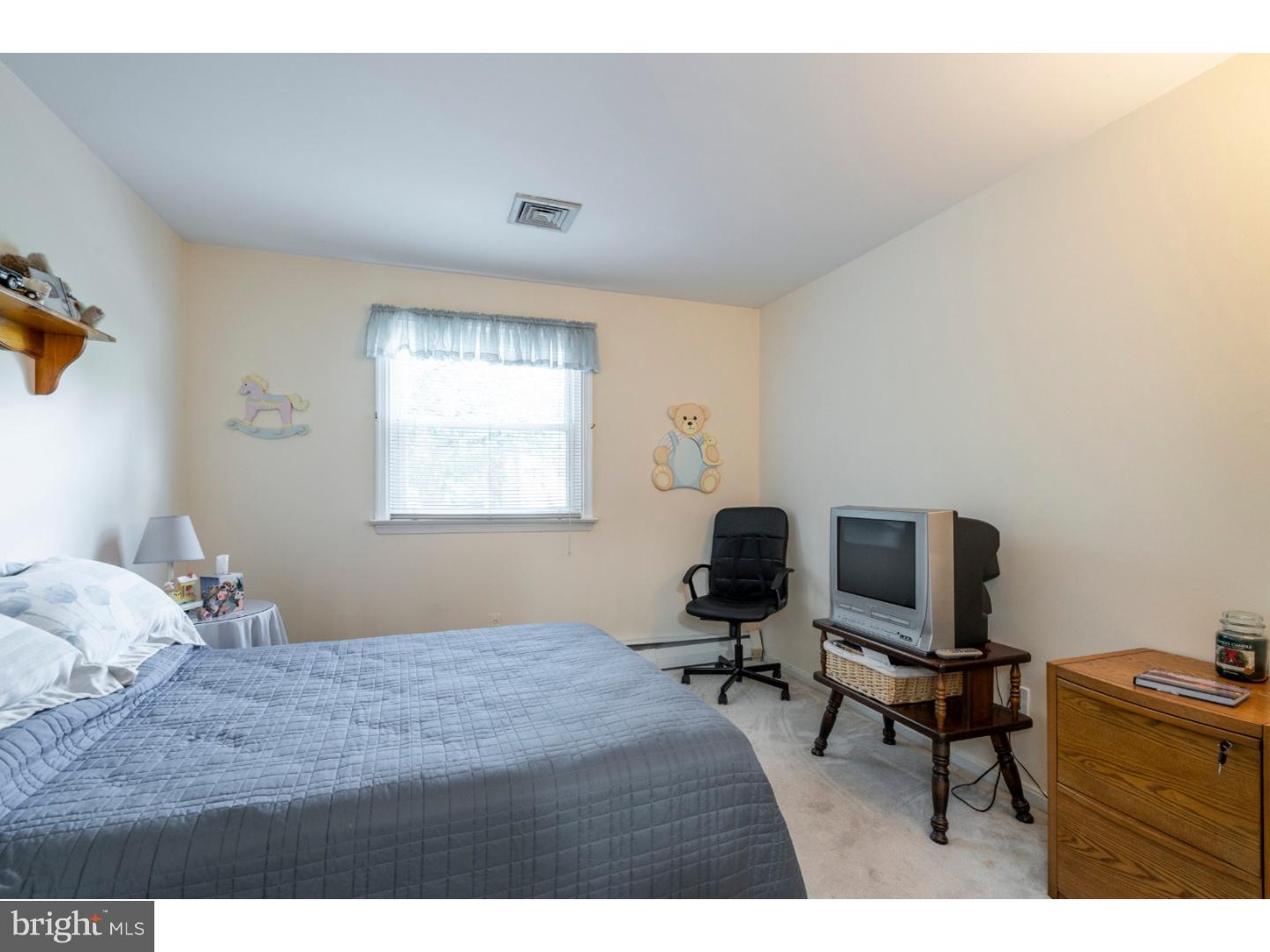 214 Foxcroft Road Broomall, PA 19008 - Photo 10 of 17 Bedroom 3