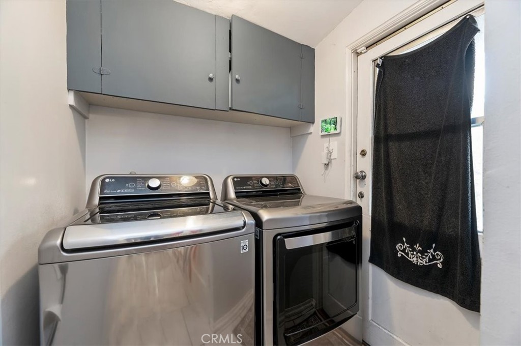 3630 Castle Reagh Place Riverside, CA 92506 - Photo 15 of 37 a kitchen with a stove and a refrigerator