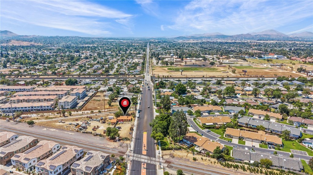 3284 Jackson Street Riverside, CA 92503 - Photo 8 of 33
