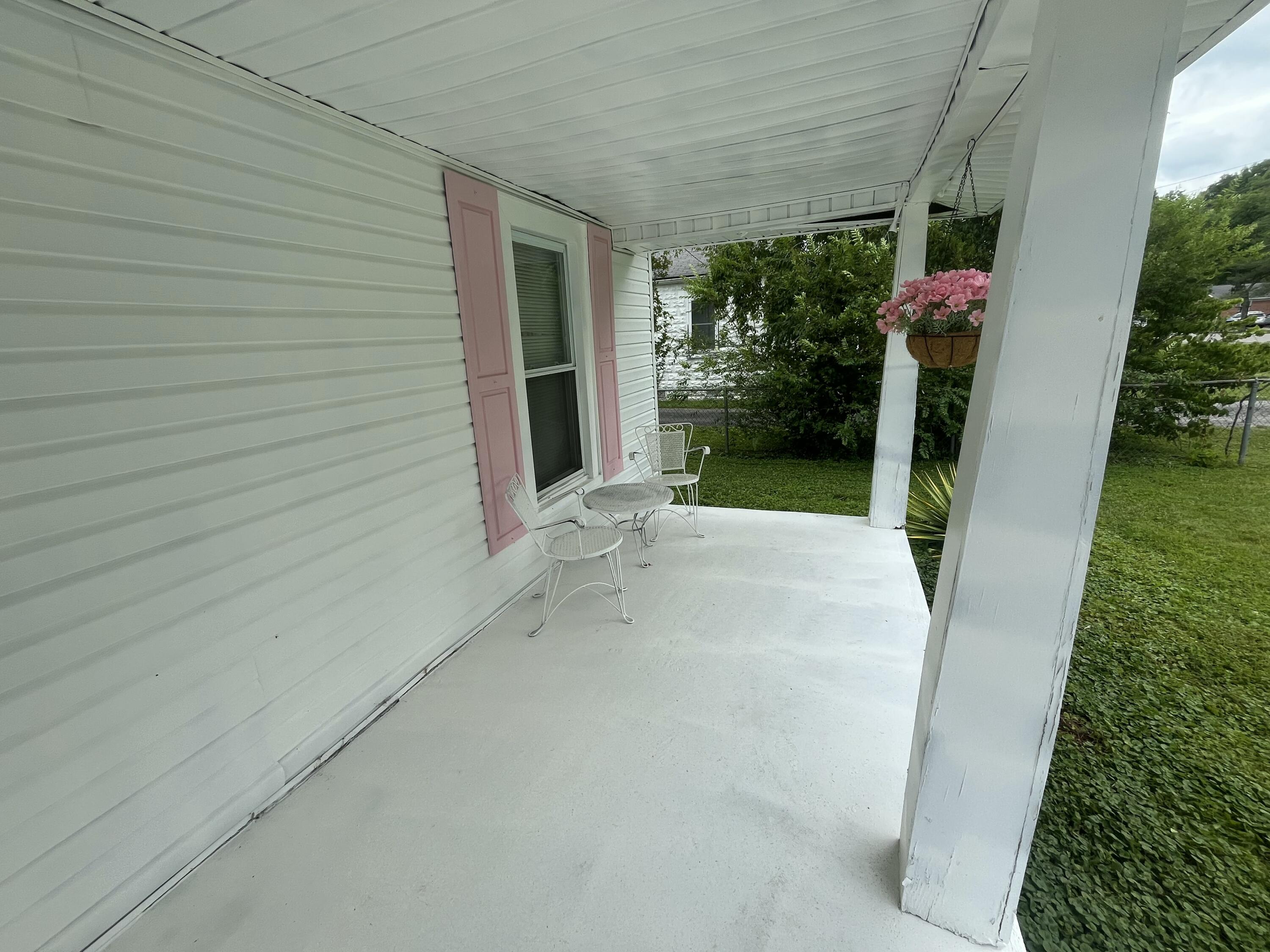 1720 Exeter Avenue Middlesboro, KY 40965 - Photo 9 of 46 IMG_0029