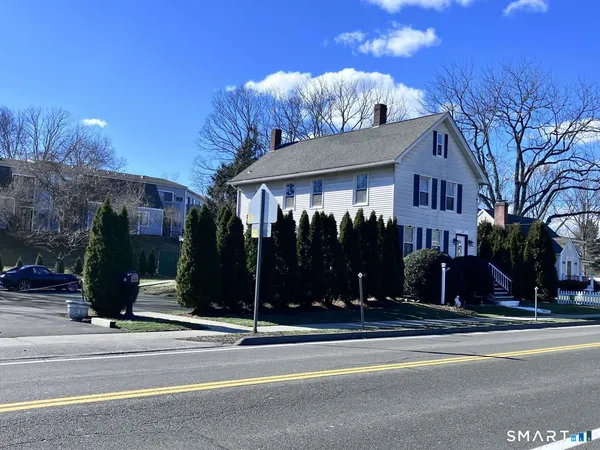 $715,000 | 294 Church Street, Guilford, CT 06437