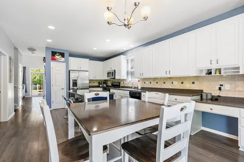$525,000 | 394 Rockland Avenue, Elgin, IL 60124