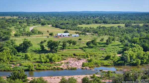 $1,599,000 | 19811 Ranch Road 152, Llano, TX 78643