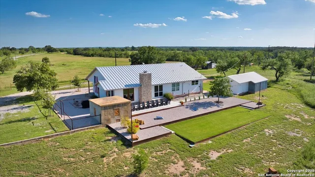 $1,665,000 | 19811 Ranch Road 152, Llano, TX 78643