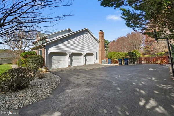 a view of a house with a big yard