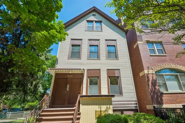 $2,650 | 1354 West George Street, Unit 1, Chicago, IL 60657